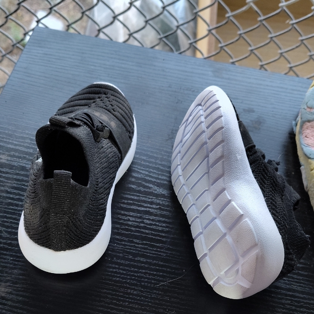 Kids Black and White Sneakers RBK 7-12